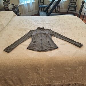 LULULEMON DEFINE JACKET NULU GRAY SIZE 4